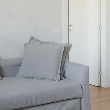 Gohost - Next To The Olympic Village Terrace Apartments-2
